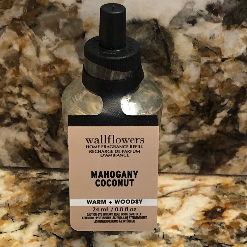 Bath and Body Works Mahogany Coconut Wallflower Refill Bulb